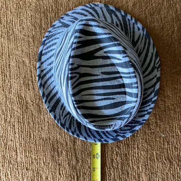 Animal Print Fedora OS - Picture 8 of 11